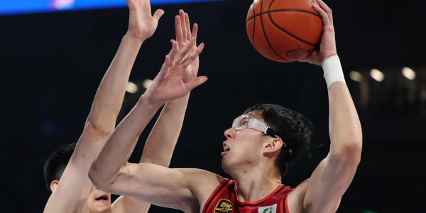 bob半岛体育官方网站-追光 | CBA多起重磅交易，传递什么信号？