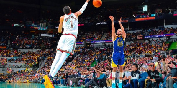 bob半岛体育-文班登上LOVE杂志：盖帽像毁掉对手的一天 学少林功夫是多年梦想