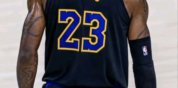 bob半岛体育平台-老詹与湖人即将“和平分手”？