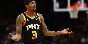 剩余2年1.1亿！队记：太阳队正讨论买断比尔的可能性