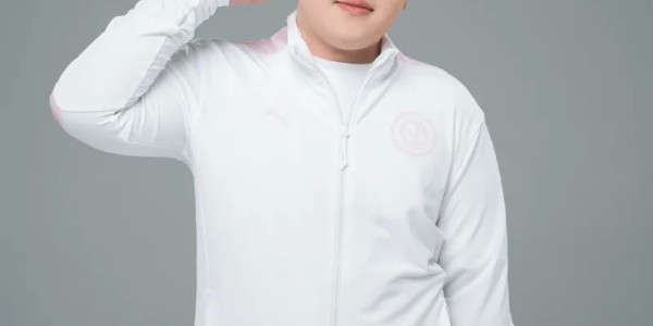 bob半岛体育官方网站-季节发文：就算仇人见到我错过了高铁，也该释怀了吧！