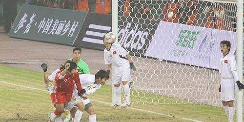 bob半岛体育官网-国足对越南决战凌晨开球 越南球迷会熬夜看么？