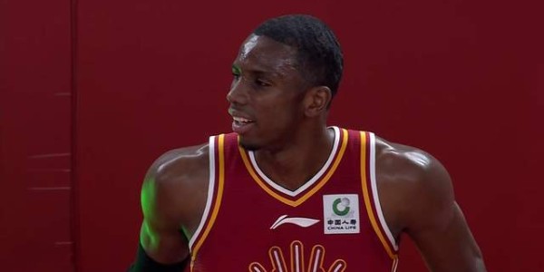 bob半岛体育-拒绝逆转，北京男篮1分险胜山西 张才仁制胜补篮 翟晓川9+4+4全能